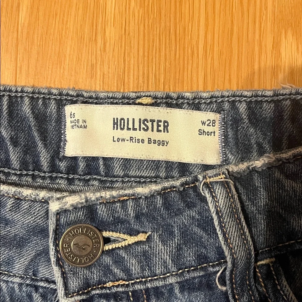 Hollister Distressed Low-Rise Baggy Jeans, size 6s w28 short - Picture 3 of 7